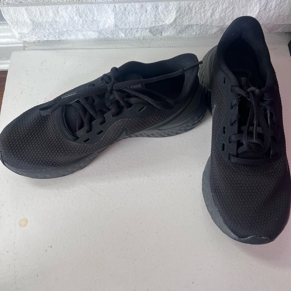 Women’s Nike Revolution Black Athletic Shoe 6